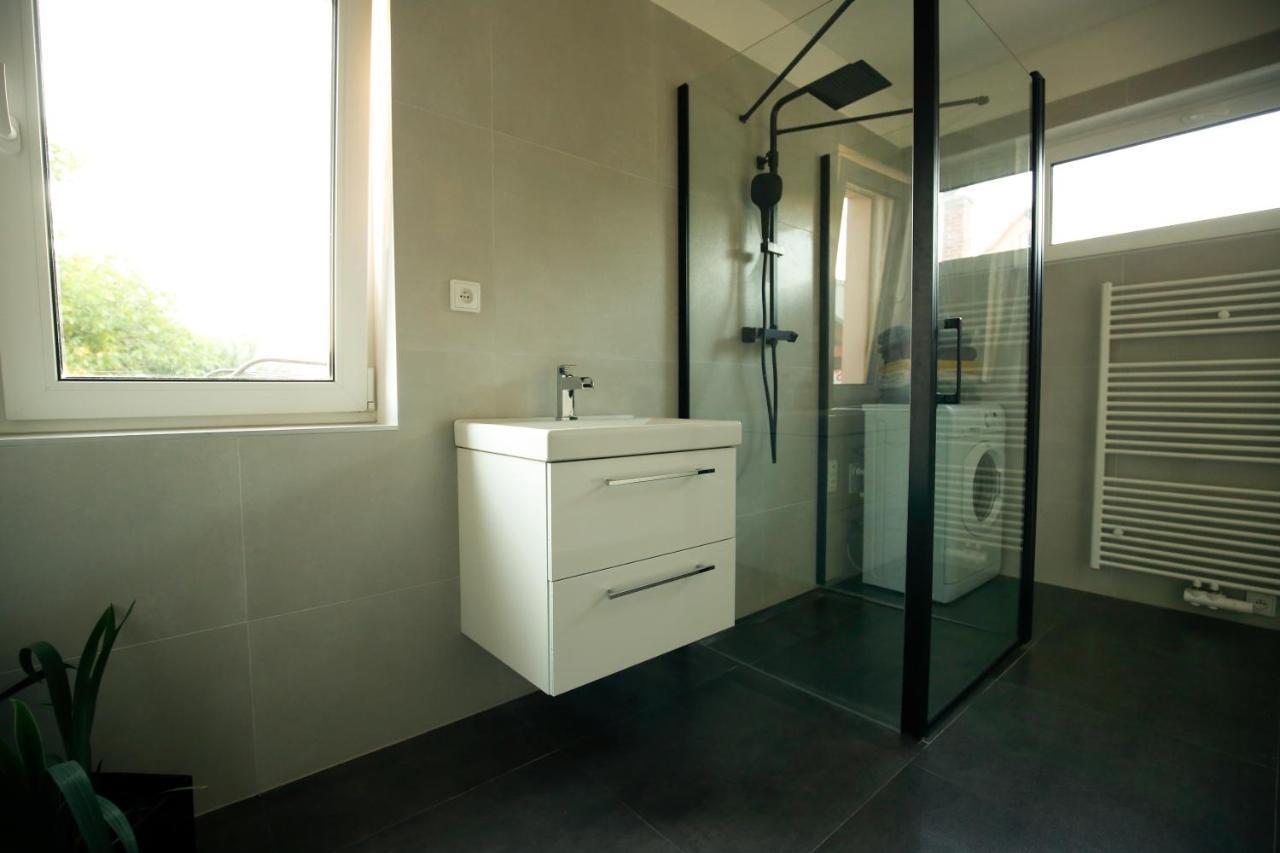 Apartman Devade Se Dvema Loznicemi A Wifi Pripojenim ทรุตนอฟ ภายนอก รูปภาพ